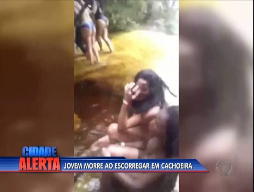 A queda de Bárbara foi presenciada por familiares. Um vídeo revela o desespero segundos após a queda de Bárbara. Assista ao vídeo