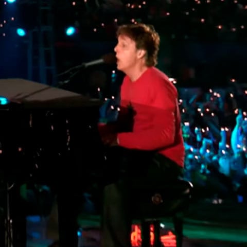 Paul McCartney tocou no Brasil pela primeira vez em abril de 1990, no estádio do Maracanã, na cidade do Rio de Janeiro. Vale destacar que essa não foi a primeira vez que um ex-Beatle visitou o país: em 1979, por exemplo, George Harrison assistiu ao Grande Prêmio do Brasil de Fórmula 1, no autódromo de Interlagos, em São Paulo, após um convite do piloto Émerson Fittipaldi.