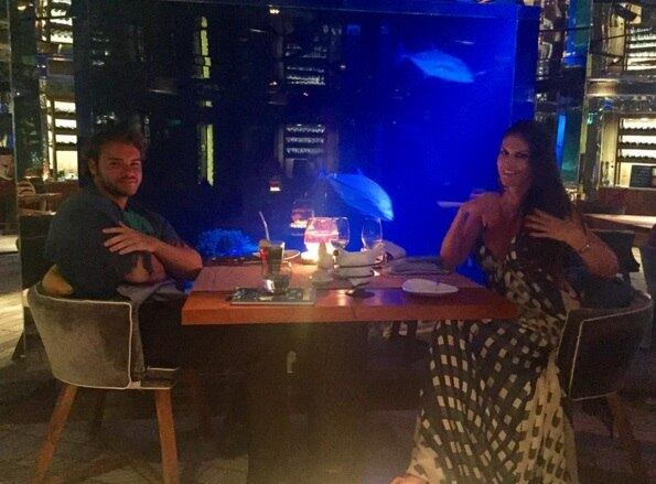 O clima é de romance entre Thor Batista e a namorada, Lunara Campos