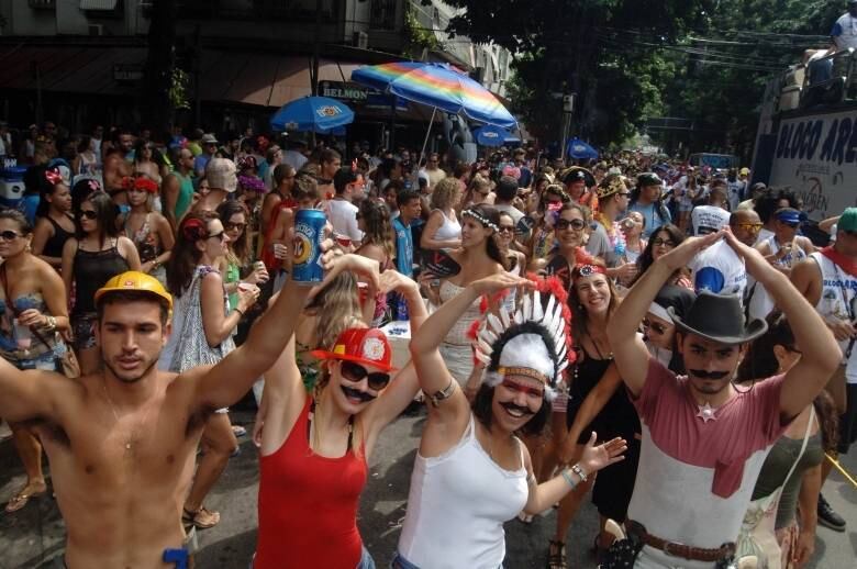 No Leblon, zona sul, quem comandou a festa foi o Bloco Areia