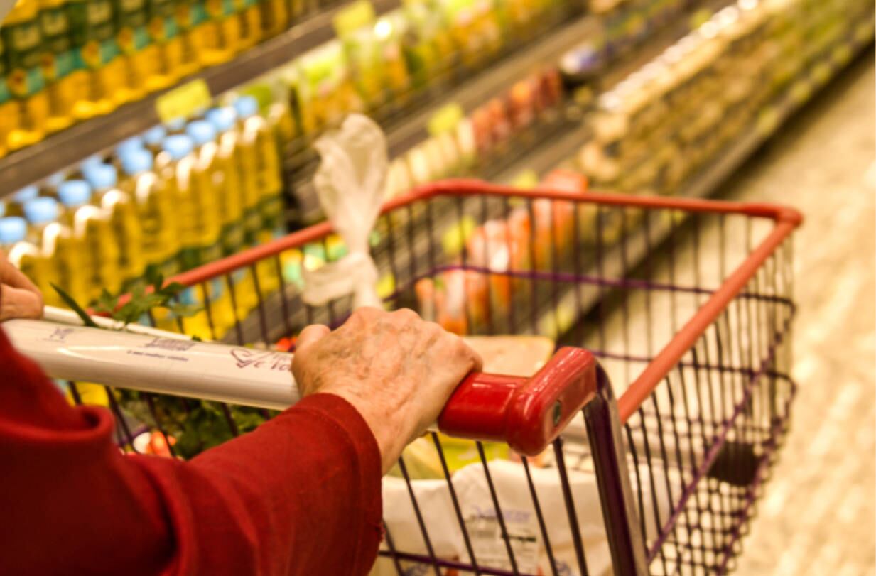 Setor supermercados deve contratar mais temporários