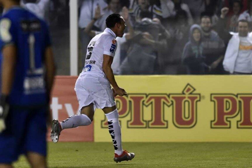 Um jogo chave do Santos e de Ricardo Oliveira, na Copa do Brasil de 2016. O Peixe havia empatado o jogo de ida em 0 a 0, e o atacante não marcava gol desde a final do Paulistão. Neste duelo, Oliveira fez três gols e classificou o Alvinegro contra o Gama.
