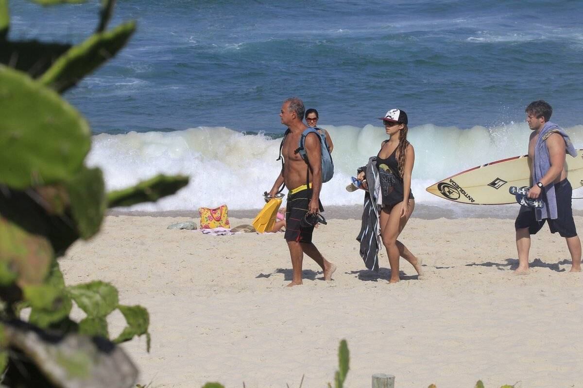 O ator negou as acusações. À colunista Patrícia Kogut, ele se explicou.

— Vinha tentando terminar o namoro há 20 dias e ela me coagia. No domingo, liguei para o meu advogado (RIcardo Borges) e ele me aconselhou a fazer um registro de ocorrência na delegacia
