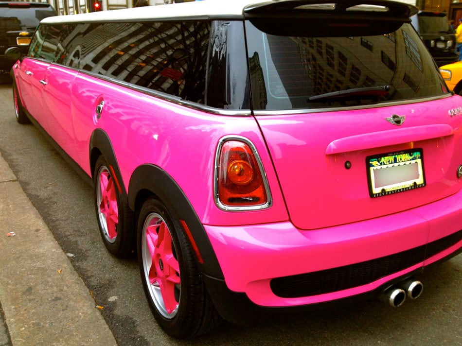 Com um motor 1.6 turbo de 184 cv, o Cooper limusine pode chegar próximo dos 160 km/h de velocidade máxima

Saiba tudo sobre carros! Acesse www.r7.com/carros