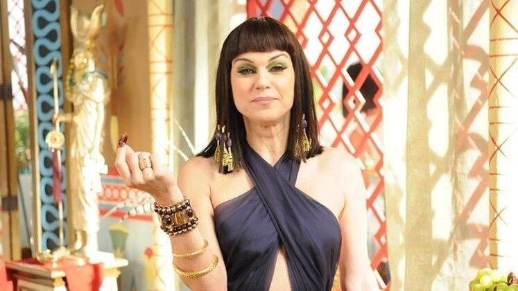 Nesta semana, Yunet começou a ser desmascarada. E, nos próximos dias, todos os atos criminosos da vilã virão à tona! Movida pela inveja que sente da princesa Henutmire e o desejo de se dar bem a qualquer custo, ela se destaca pelas maldades que comete em Os Dez Mandamentos. A personagem, interpretada por Day Mesquita no início da trama e substituída por Adriana Garambone na segunda fase, reúne características que a tornam uma vilã cruel