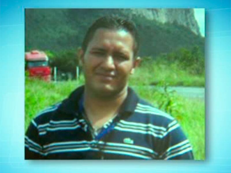 Um homem
está sendo acusado de enganar várias pessoas com falso pacote de cruzeiro em
Salvador. O cruzeiro internacional iria sair de Santos em São Paulo , passando
em países como Argentina e Uruguai
Experimente grátis toda a programação da Record no R7 Play
