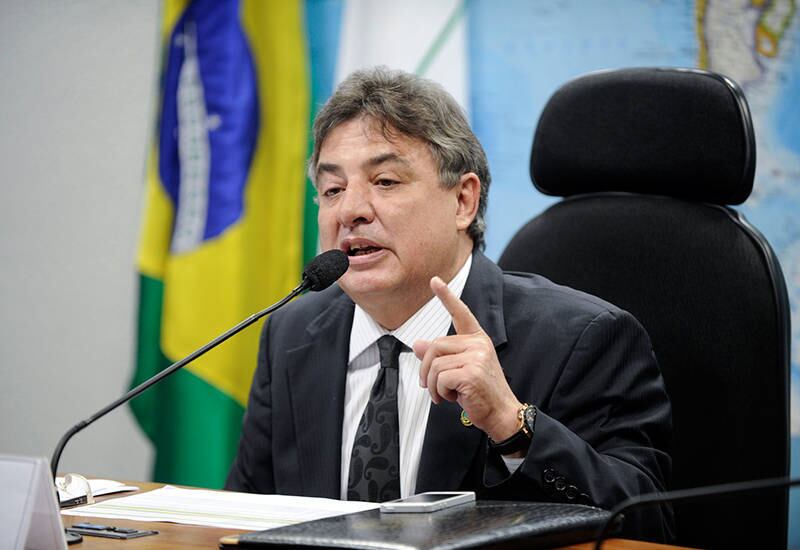 Zezé Perrella terá que desembolsar R$ 60 mil para pagar Sandro Ricci