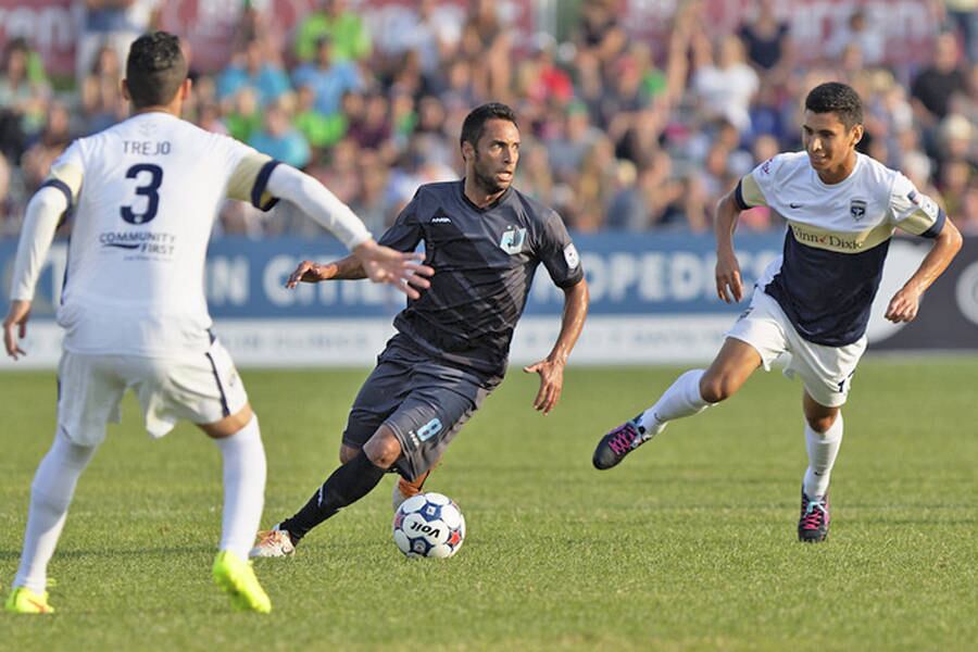 Ibson em ação pelo meio de campo do Minnesota United