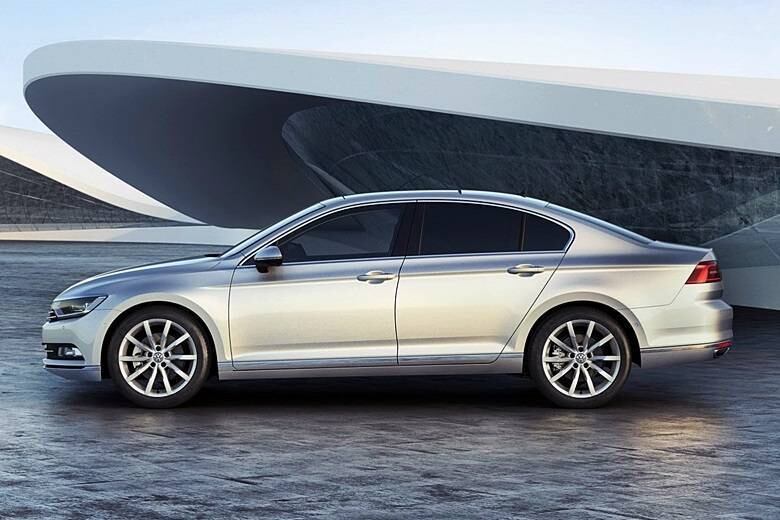 As dimensões externas também tiveram poucas mudanças. O novo Passat ficou 2 mm mais curto, 1,4 cm mais baixo e 1,4 cm mais largo

Saiba tudo sobre carros! Acesse R7.com/carros
