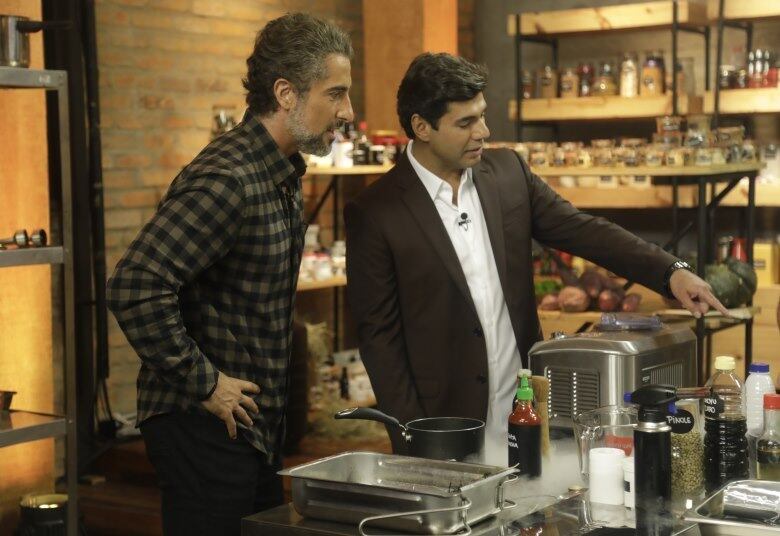 Pressão

Os internautas também acreditam que a pressão faz diferença no dia a dia. Diante de jurados renomados e de competidores muito qualificados, os chefs precisam administrar bem a pressão