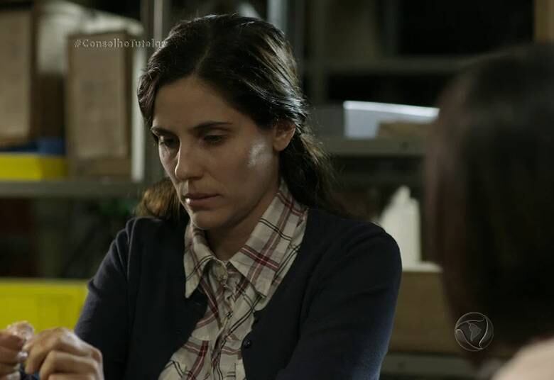 Questionada sobre a situação do filho, Silmara disse aos conselheiros que pagou uma babá para cuidar do filho. Ela até passou um telefone e o endereço da moça 