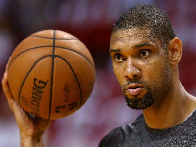Tim Duncan, aos 40 anos, foi mais um atleta que deixou o basquete em 2016. Em 19 temporadas defendendo o San Antonio Spurs, Duncan conquistou cinco títulos da NBA, foi eleito por três vezes o melhor jogador das finais e duas vezes o MVP da temporada
