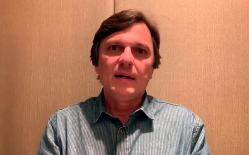 Mauro Cezar Pereira está de casa nova. Depois de deixar o Grupo Disney após quase 16 anos, o comentarista fechou contrato com a Jovem Pan. Na rede paulista, o jornalista ex-ESPN participará do programa 'Esporte em Discussão' a partir da próxima sexta-feira.
