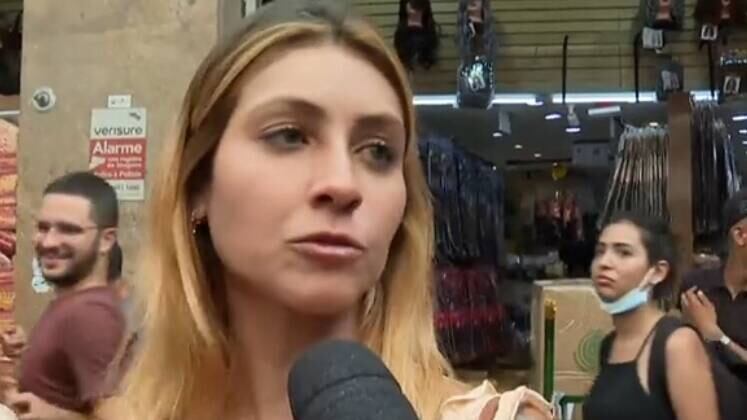 Essa outra foliã diz que tem que tentar se proteger da melhor forma, ficar sempre junto das amigas, uma protegendo a outra. "Se chegar alguém, dá um empurrão e sai de perto", disse.