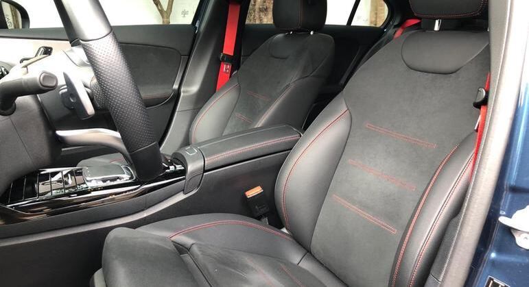 Modelo tem banco do motorista e passageiro elétrico com memória