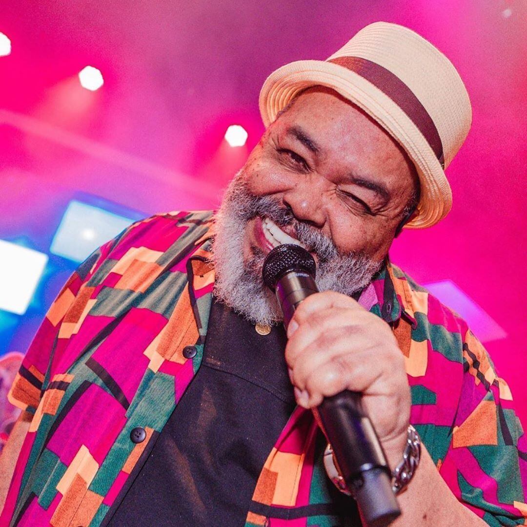 Cantor agradeceu equipe médica e exaltou apoio de fãs