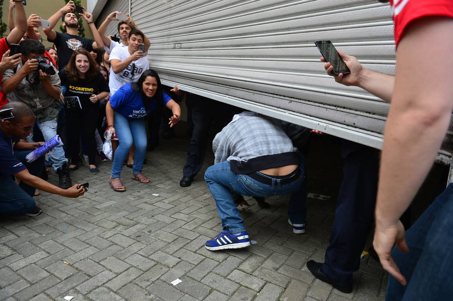Neste sábado (5), os candidatos enfrentam uma prova de múltipla escolha de Ciências Humanas e suas Tecnologias e de Ciências da Natureza e suas Tecnologias, com duração de 4 horas e 30 minutos. O tempo começa a ser contado a partir da liberação do aplicador de prova