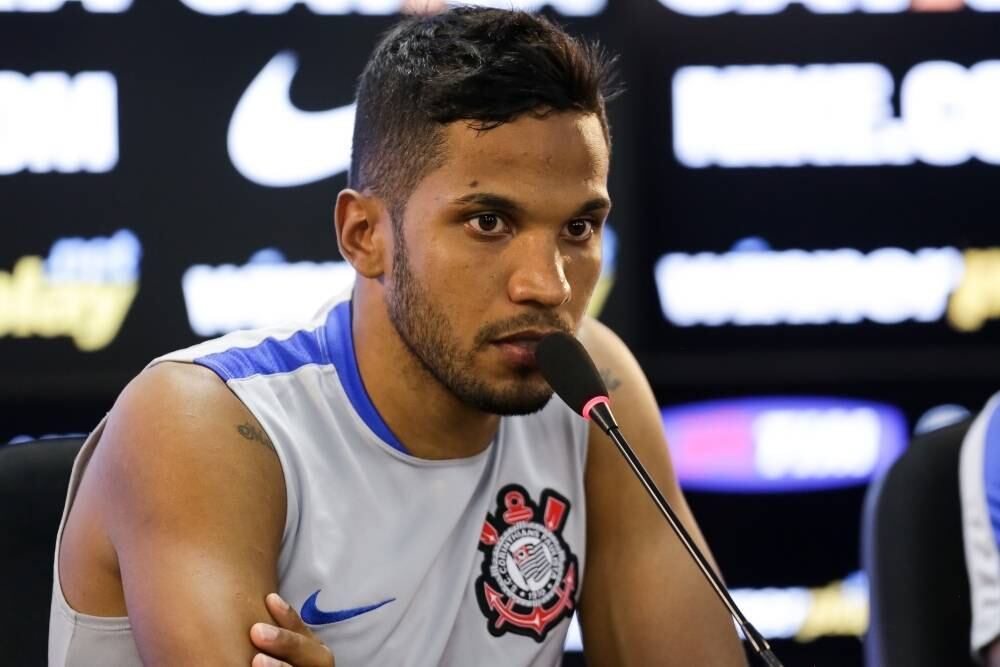 Yago pode voltar a jogar pelo Corinthians no clássico de domingo