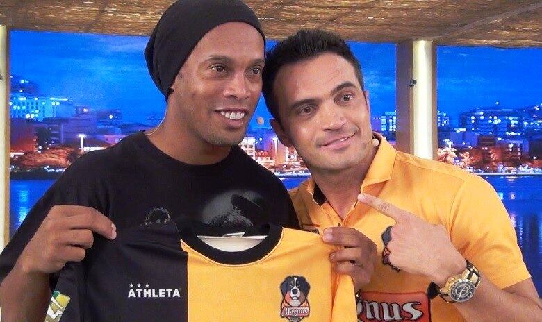 O craque não deu detalhes sobre o seu destino e também não confirmou se está negociando com algum clube

• No R7 Play, você assiste na íntegra a todos os programas da Rede Record. Experimente!
