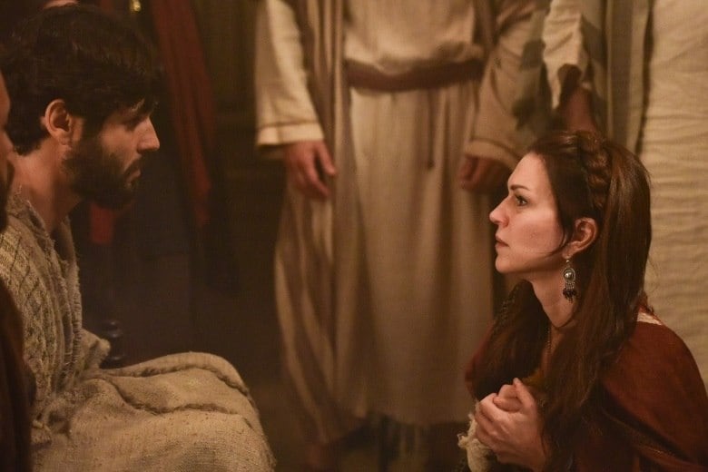 Adela lavou os pés de Jesus com as próprias lágrimas e os secou com o cabelo