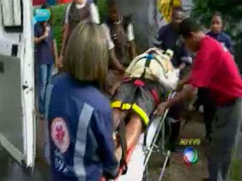 Após a queda, a vítima, que mora em um condomínio na região, precisou ser resgatada por uma unidade do Samu