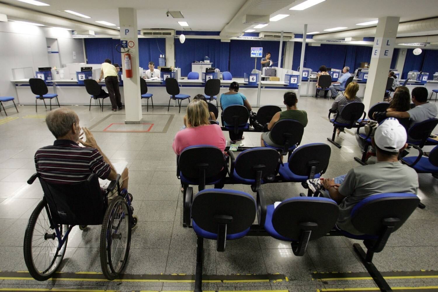 É possível firmar até 9 contratos, com limite de 35% do benefício