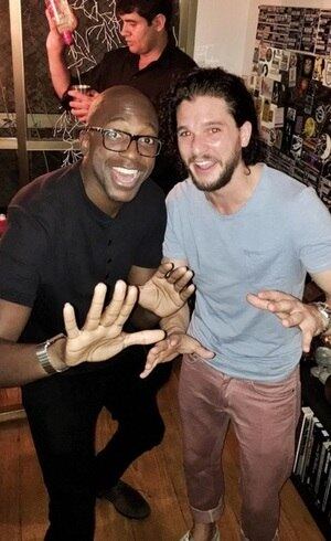 Mumuzinho e Kit Harington: amigos
