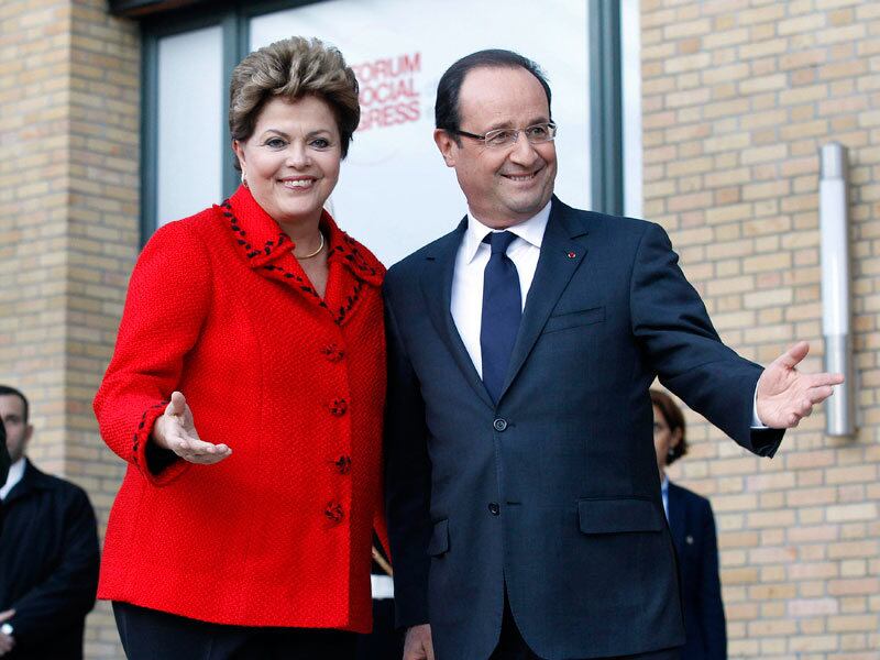 Hollande recebeu Dilma no seu gabinete no Palácio Elysee, em Paris. Os dois defenderam medidas de estímulo ao
crescimento e de criação de empregos como forma de lutar contra a crise
econômica