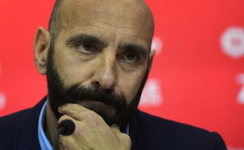O diretor da Roma, Monchi, busca opções no mercado do futebol