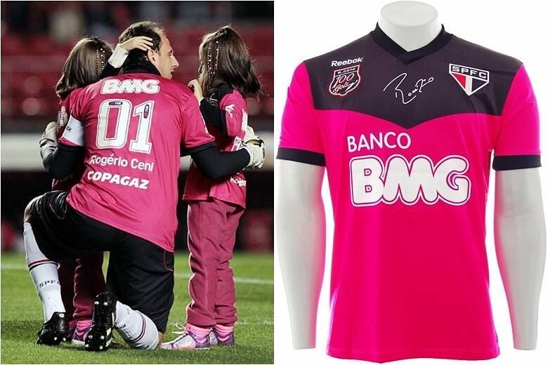 No São Paulo, o rosa apareceu em 2013 no uniforme do goleiro e ídolo do time, Rogério Ceni. O uniforme foi lançado para celebrar os 100 gols do arqueiro com a camisa são paulina

Saiba tudo sobre esportes! Acesse R7.com/esportes