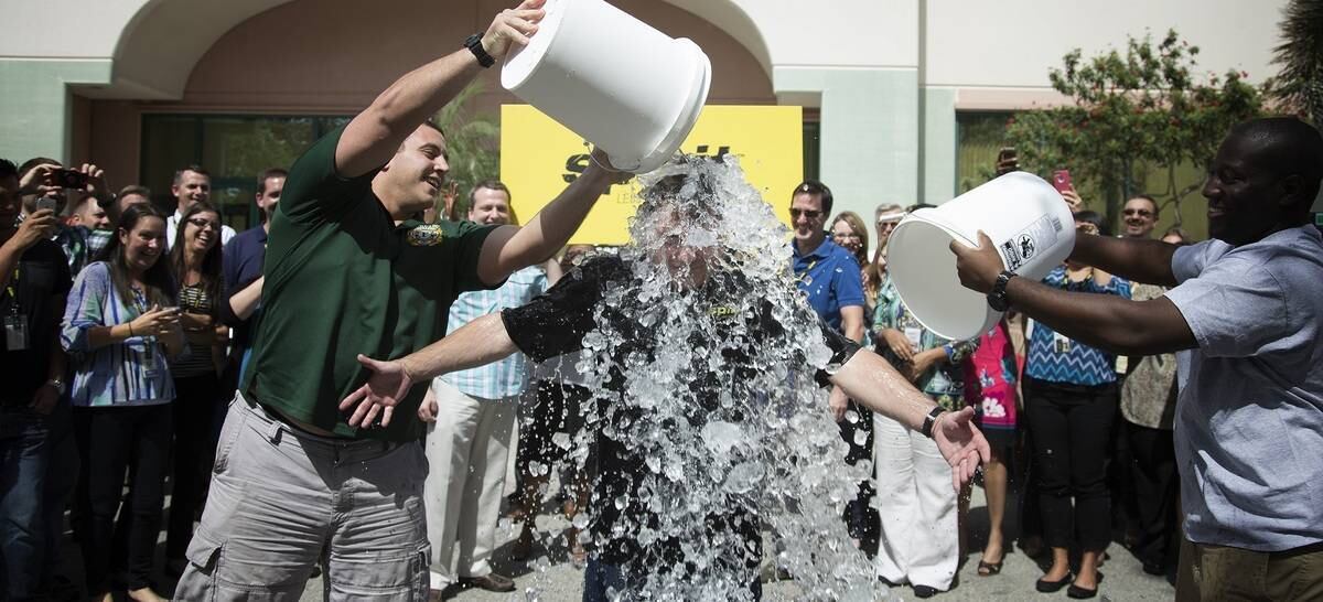 Muitas personalidades mundiais já participaram do desafio, inclusive grandes empresários e especialistas da área da tecnologia. Confira quais gigantes tecnológicos já tomaram um balde de água gelada por uma causa nobre