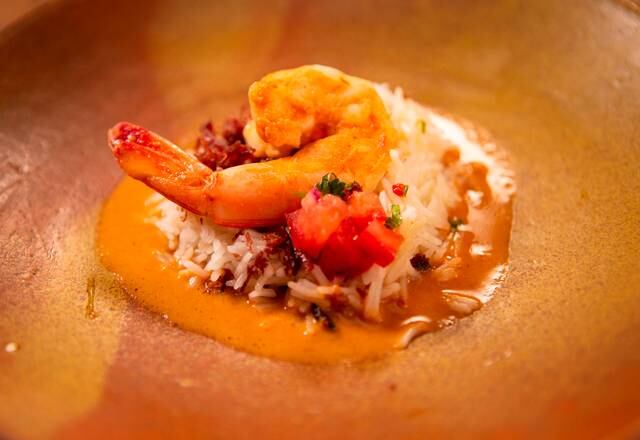 Quarto prato

Luciana fez uma moqueca de carne seca com camarão e arroz como seu último prato antes da sobremesa