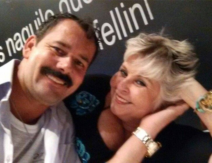 Luciano revelou que vive uma espécie de "ponte aérea" com a ex-BBB. Ele, que mora em Belo Horizonte (MG), vai à São Paulo à cada 15 dias para ver o seu amor.

— Costumo estar com ela duas vezes por mês, quando dá, três. Quando ela pode, ela também vai me ver. Mas agora, no final do ano, vai ser muito bom. Ela vai conhecer toda a minha família. Estou muito ansioso