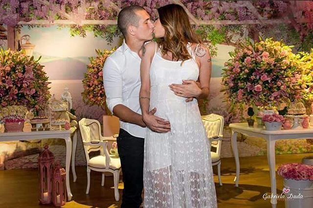 A modelo está esperando a sua primeira filha, que vai se chamar Liz