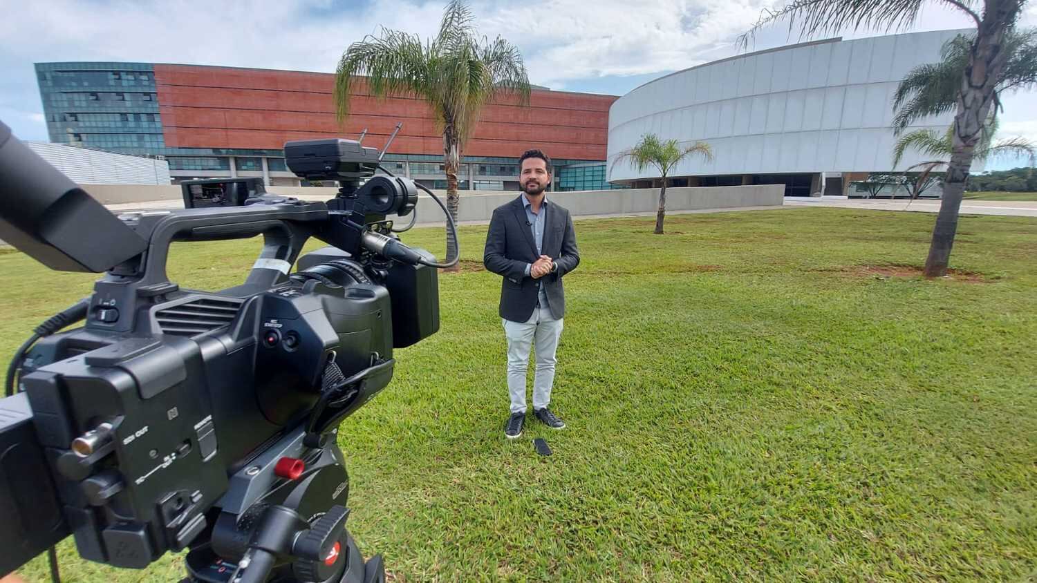 Emissora conta com 24 horas de programação diária