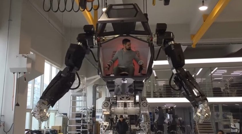 Por enquanto, esse robô não vai salvar o mundo... Não enquanto a empresa não sacar uma fonte de energia portátil o suficiente para fazer esse gigante se mover