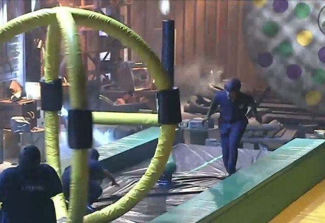 A última Prova do Fazendeiro da temporada também rendeu grandes emoções. Após uma confusão no anúncio do vencedor, Jojo, Lipe e Stéfani tiveram de refazer a dinâmica a partir de um determinado ponto. Após ter perdido em todas as dinâmicas das quais participou, Stéfani conseguiu garantir o cobiçado chapéu na penúltima semana do confinamento

Assine o PlayPlus e assista a todos os episódios de A Fazenda 12!
