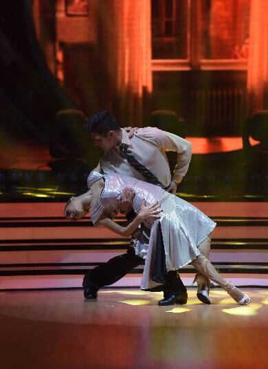 Na terceira semana, o Dancing Brasil homenageou o cinema. O hit do filme Dança Comigo embalou os passos de tango da dupla vencedora da temporada

• VÍDEO: Tango de Maytê e Paulo emociona jurados