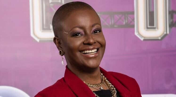 Negravat 
Cantora lírica, percussionista e locutora
