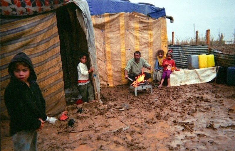 Merkel fez o pedido ao apresentar um pacote de medidas que incluiu no
orçamento alemão de 2016 cerca de R$ 11,5 bilhões (3 bilhões de euros)
para ajudar os refugiados