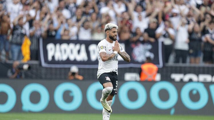 1 - Disputa acirrada

O duelo desta quarta (14) será disputado por dois times que estão na última colocação de seus grupos, e mesmo com a vitória para um dos lados, a posição na tabela permanece a mesma. O Corinthians se recuperou das cinco derrotas seguidas no campeonato, mas precisa somar mais pontos se pensa em brigar pela classificação no Paulistão. A esperança do torcedor é a chegada de António Oliveira, novo treinador da equipe, que estreou com uma vitória sobre a Portuguesa-SP