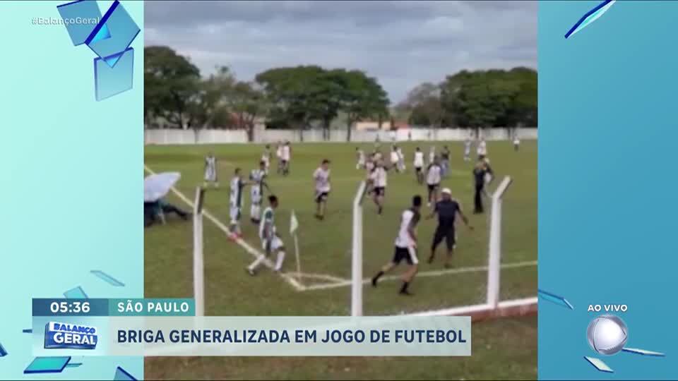 Torcedores e jogadores se envolvem em briga generalizada durante jogo de futebol no interior de SP