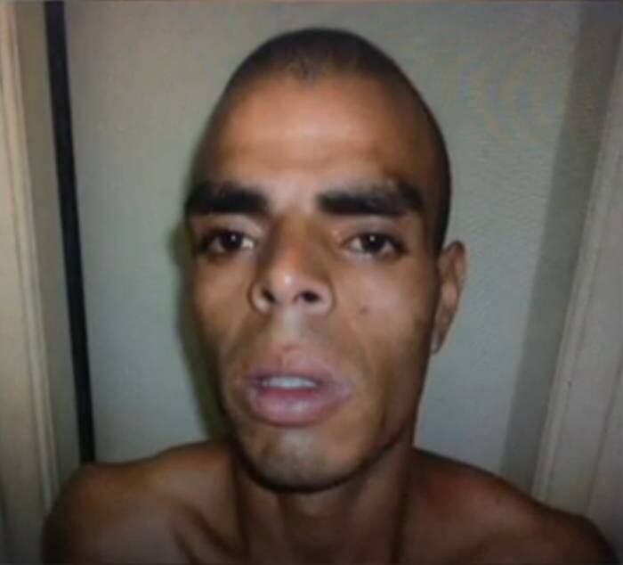 Oliveira estava preso desde o dia 15 de fevereiro. Ele tinha passagens por tráfico de drogas e furto. De acordo com o delegado responsável pelo inquérito, a morte de Oliveira foi um caso isolado