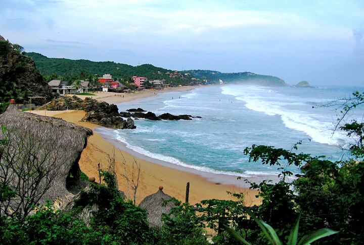 Ali existem dois tipos de correntes: uma em direção ao alto mar e a outra em direção à costa. Se a pessoa entrar na corrente que vai para o oceano, a força é tanta que ela não consegue voltar.