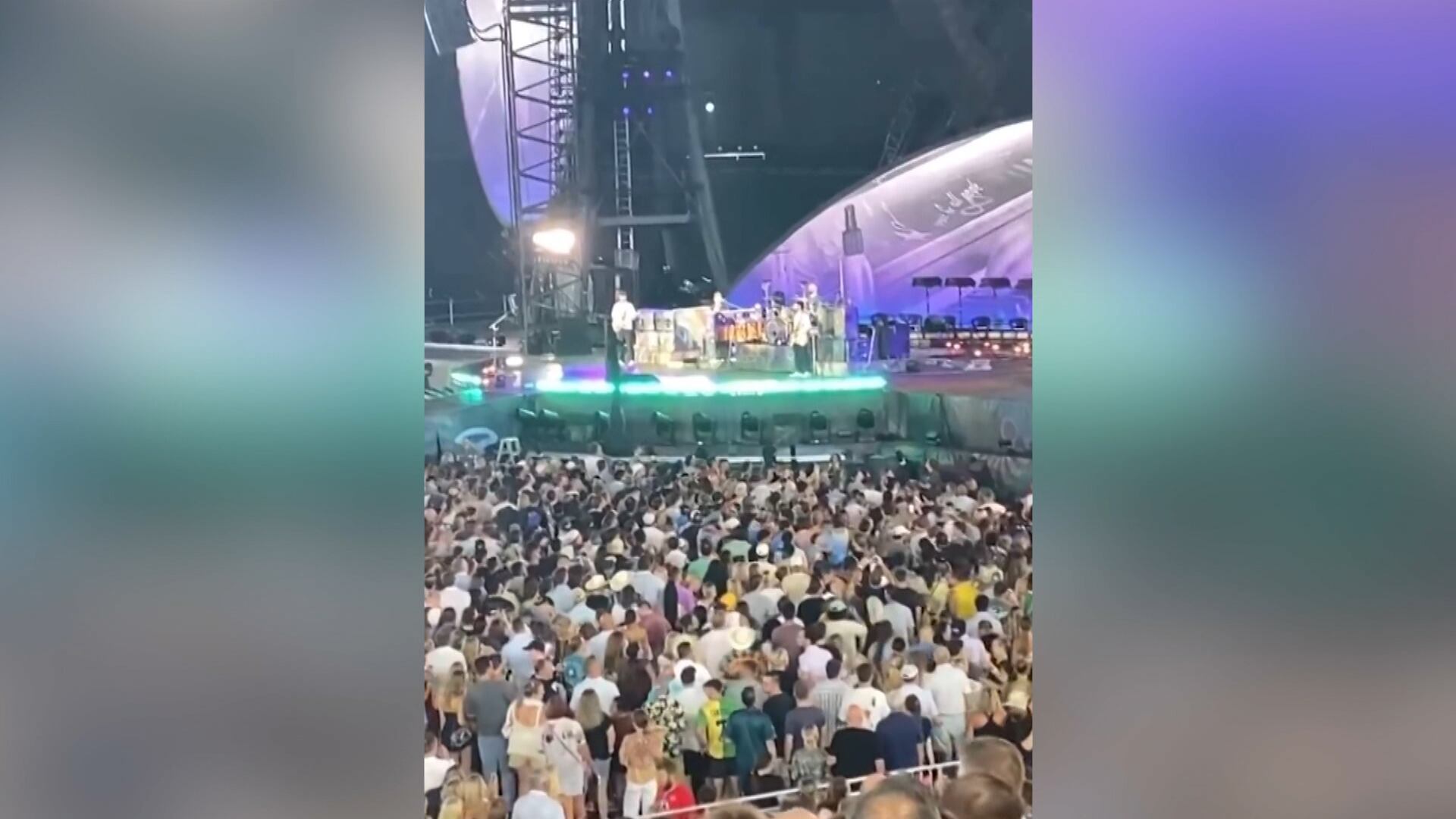 Coldplay dedica versão do clássico ‘Changes’ a Ozzy Osbourne em último show da turnê em Nashville