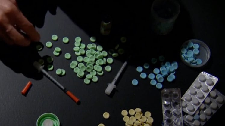 Por serem muito potentes, essas drogas exigem prescrições médicas, porque podem viciar e até matar. Nos Estados Unidos, são cerca de 200 mortes diárias pelo consumo abusivo dos opioides e cerca de 4 milhões e meio de brasileiros já usaram tais medicamentos sem prescrição médica