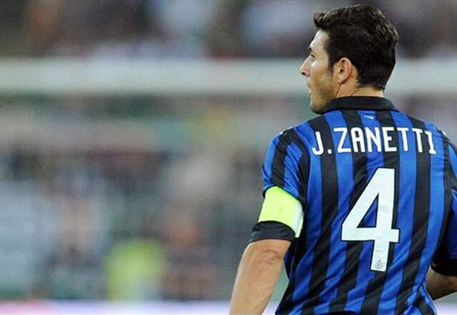 O lateral-direito Javier Zanetti anunciou a sua
aposentadoria no fim desta temporada europeia. Por conta do seu ótimo serviço
prestado a Inter de Milão por 19 anos, a diretoria do clube nerazzurri resolveu
aposentar a camisa 4, que foi usada pelo jogador durante esse período. Relembre
outros craques que tiveram a sua camisa aposentada