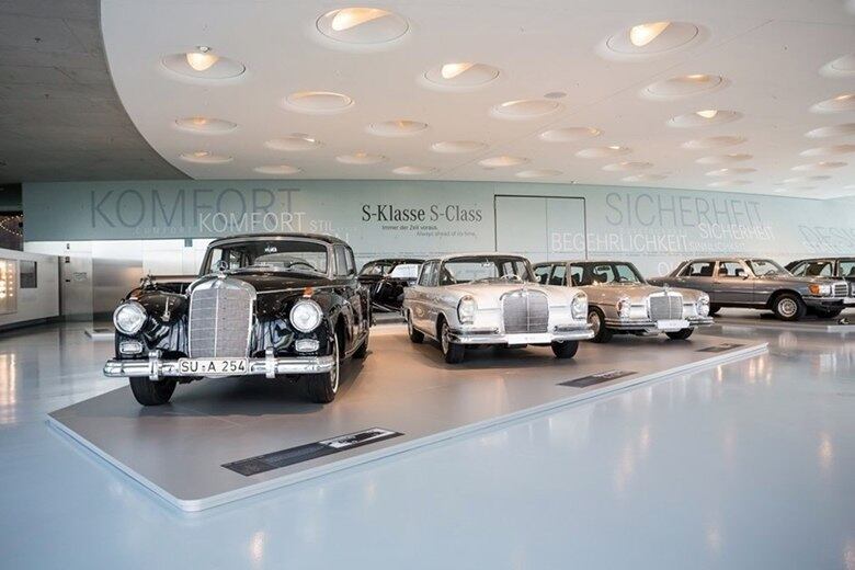 Estão presentes 160 veículos e 1.500 objetos expostos, como motores, peças etc... A área mais procurada é a "Fascínio da Tecnologia", onde é possível visualizar o trabalho diário dos engenheiros e técnicos de desenvolvimento