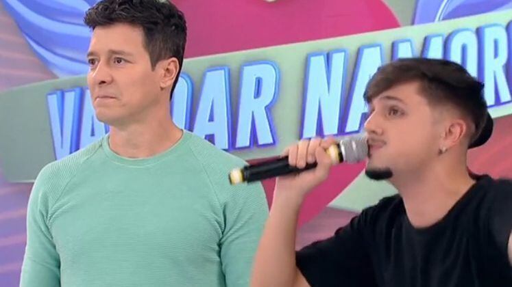 O pretendente João prometeu entregar uma imitação específica em sua performance: a introdução do DJ Juninho Portugal, da Banda Djavú, com trombeta e tudo! Porém, o talento acabou deixando a desejar e arrancou risadas do apresentador e dos conselheiros amorosos