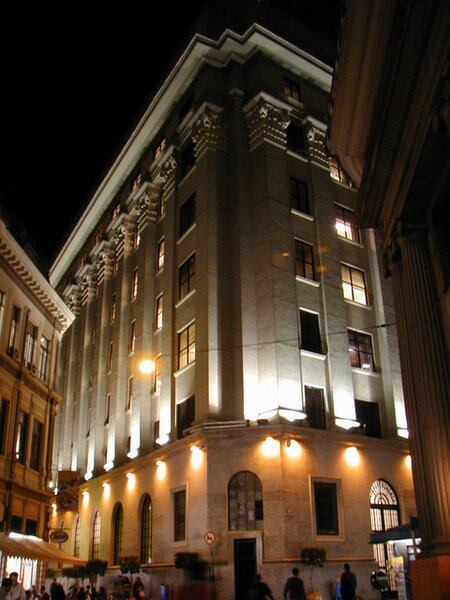 

— Folheando um livro de história é uma coisa, o estudante
passa pelo conteúdo e nem cria um envolvimento emocional. Quando você está
vivendo uma experiência você também tem uma coisa emocional e isso faz aquele
aprendizado fixar mais